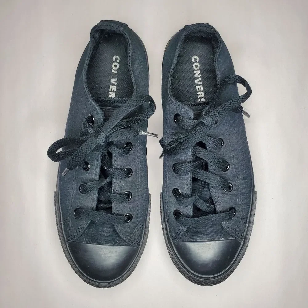 Chuck Taylor All Star Canvas Kids Low Top Shoe Size 3